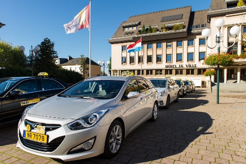 luxembourg airport taxi service hyundai i40